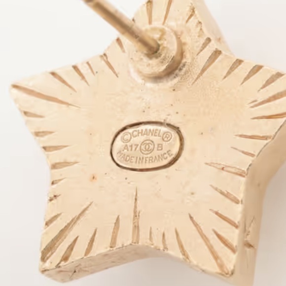 CHANEL Star Stud Earrings - Picture 6 of 6